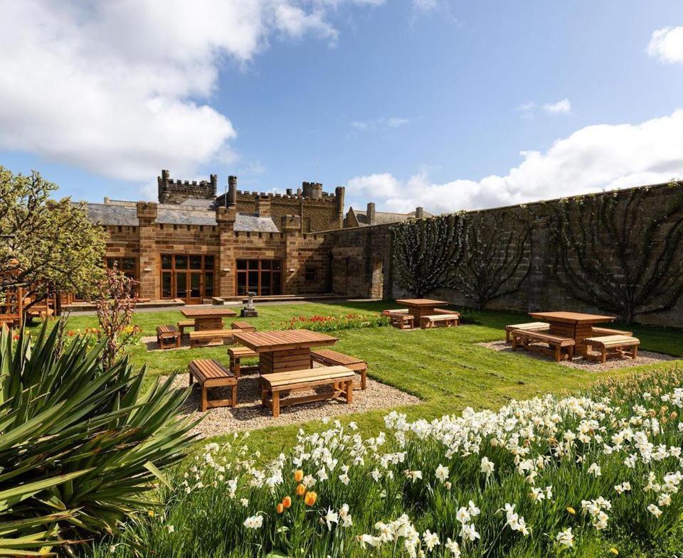 Sneaton Castle Hotel Whitby Exterior foto